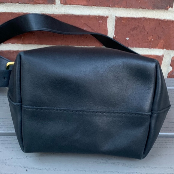 Madewell The Essential Mini Bucket Tote - Picture 6 of 10